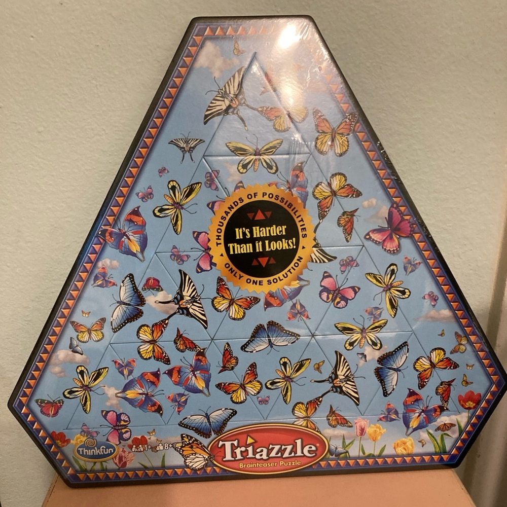 ThinkFun Triazzle Butterfly Puzzle - Blue and Multicolor